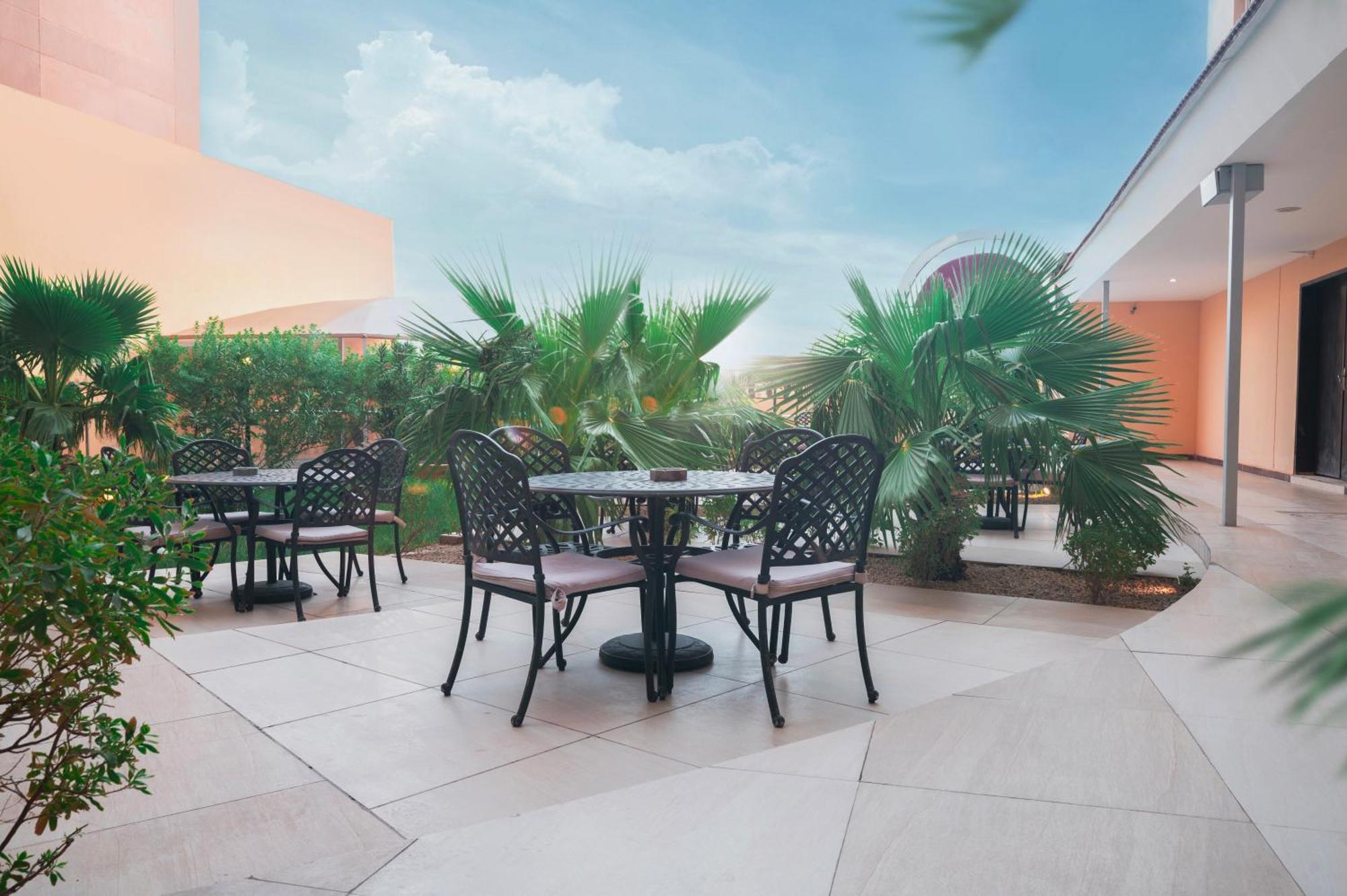Aparthotel Boudl Al Maidan à Ḩafar al Bāţin Extérieur photo